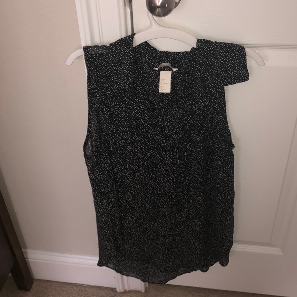 2 for $10 🌹 Speckled black tank 🖤